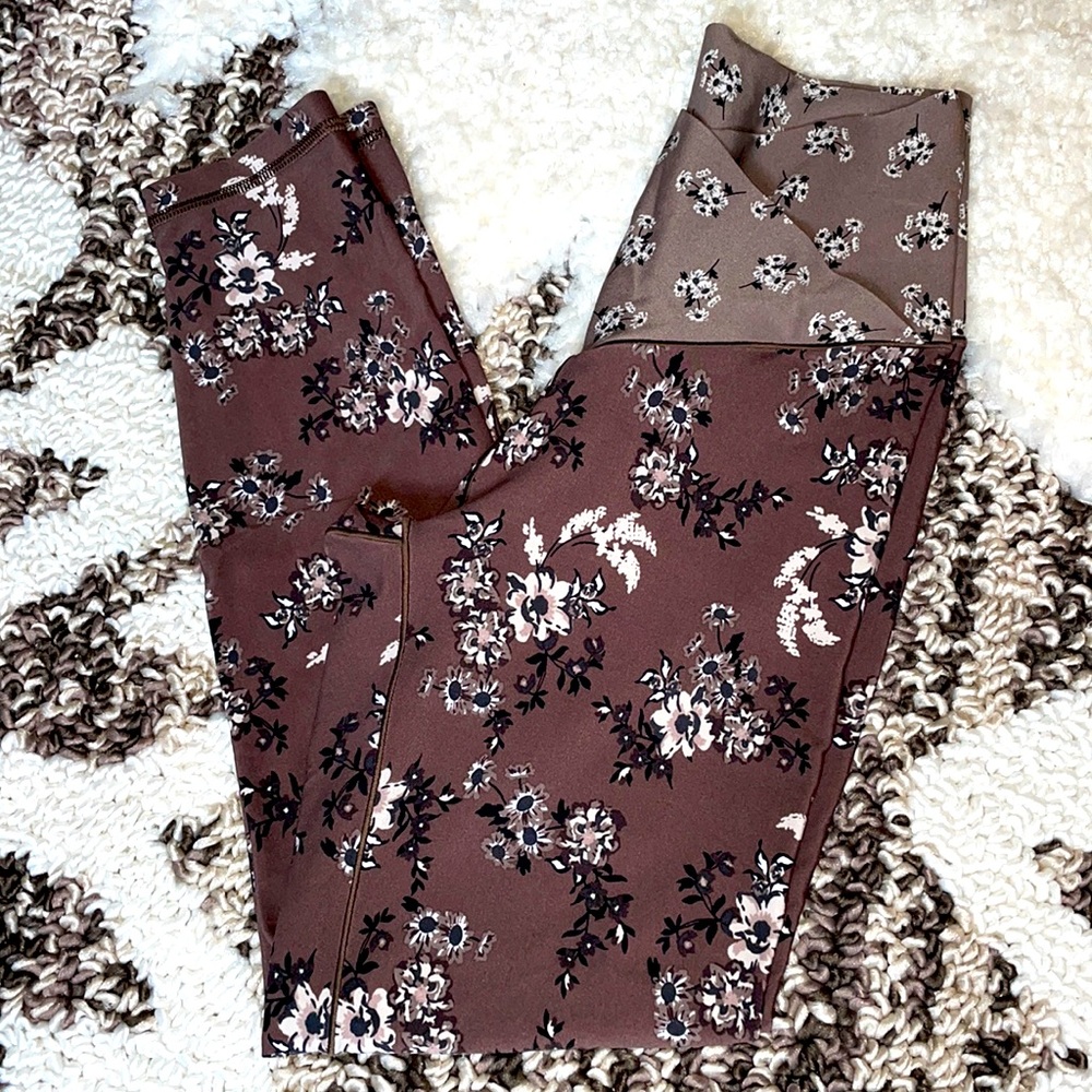Real Me Floral Crossover Waist Legging
